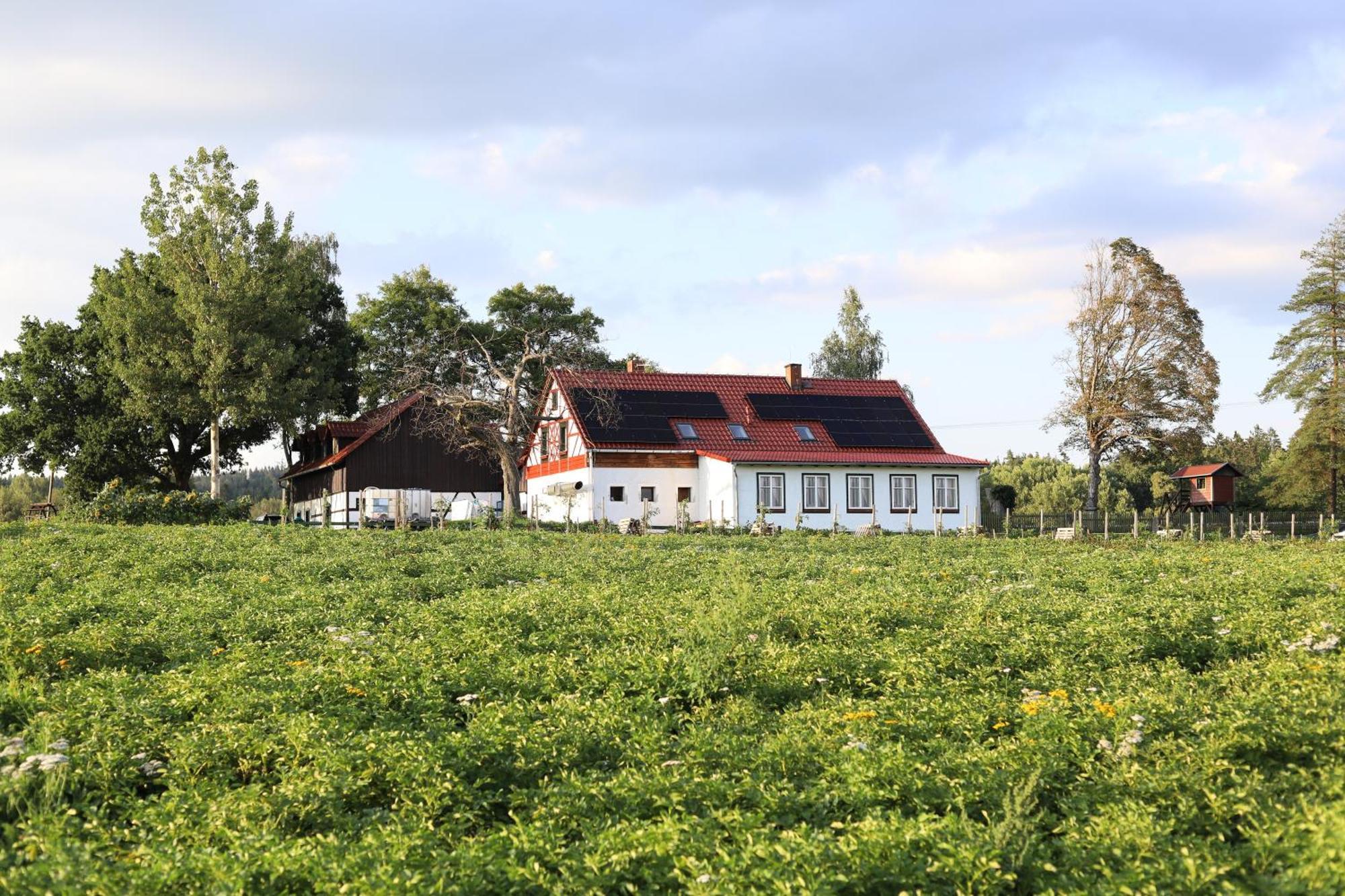 Penzion Na Gruntu Lipna ภายนอก รูปภาพ
